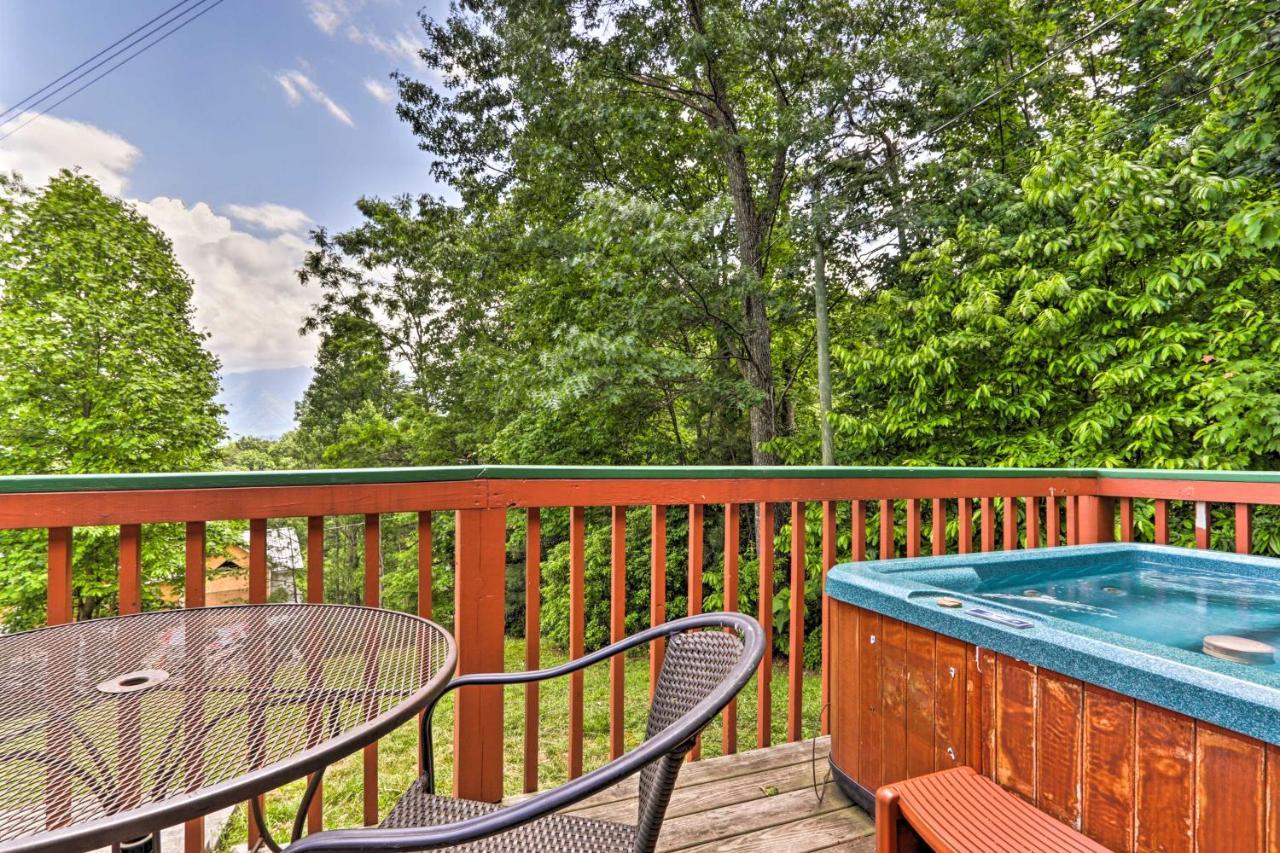 Gatlinburg Chalet Hot Tub, Sauna And Mountain View מראה חיצוני תמונה