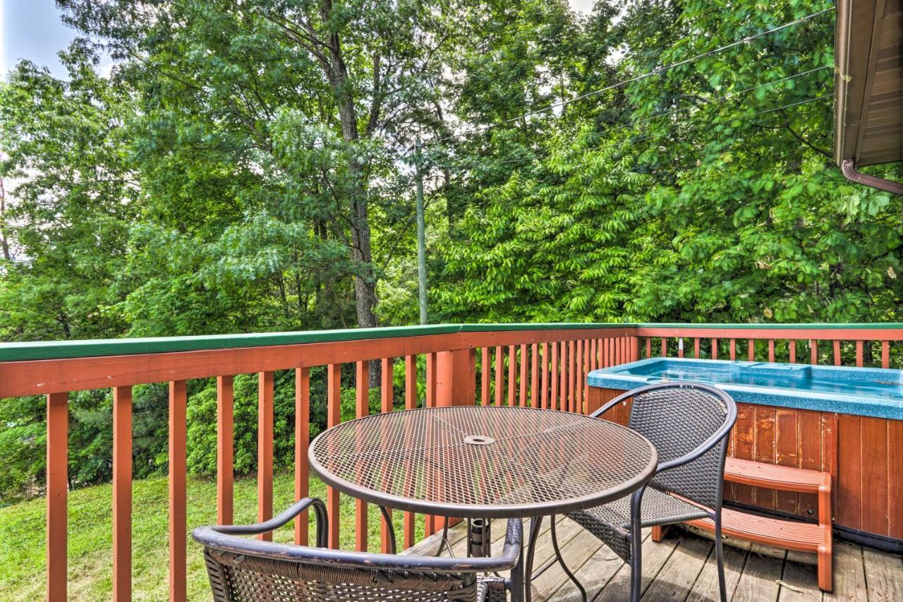 Gatlinburg Chalet Hot Tub, Sauna And Mountain View מראה חיצוני תמונה