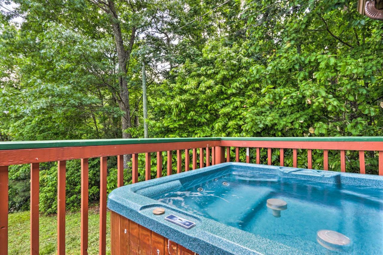 Gatlinburg Chalet Hot Tub, Sauna And Mountain View מראה חיצוני תמונה
